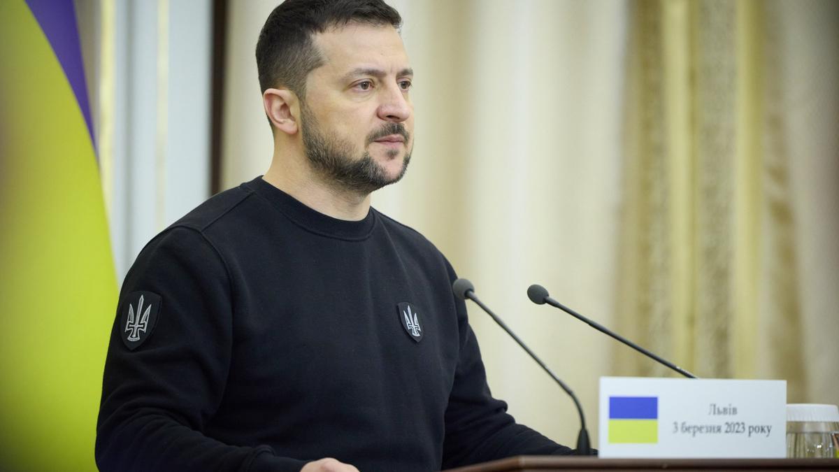 Zelenski se pronuncia sobre la estrategia que seguirá Ucrania en Bajmut.