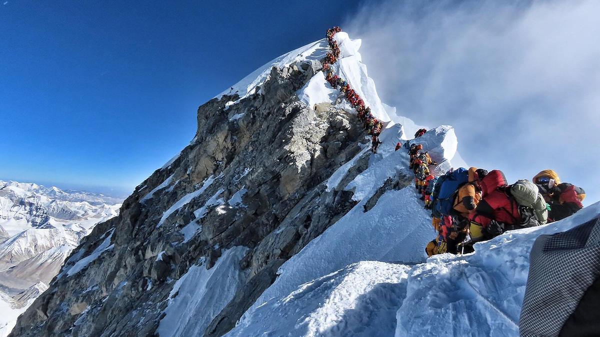 Imagen del Everest tomada por el nepalí Nirmal Purja en 2019.
