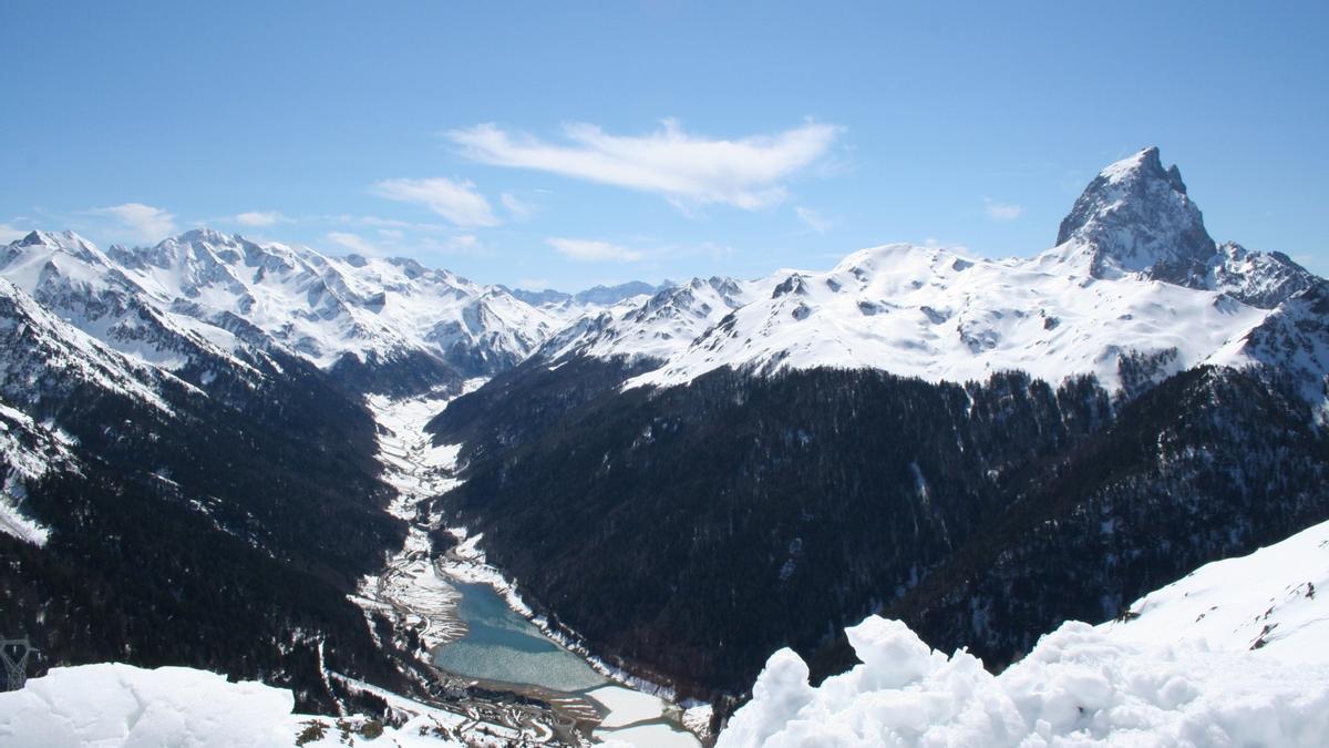 Artouste, con vistas al pico Midi d'Ossau.