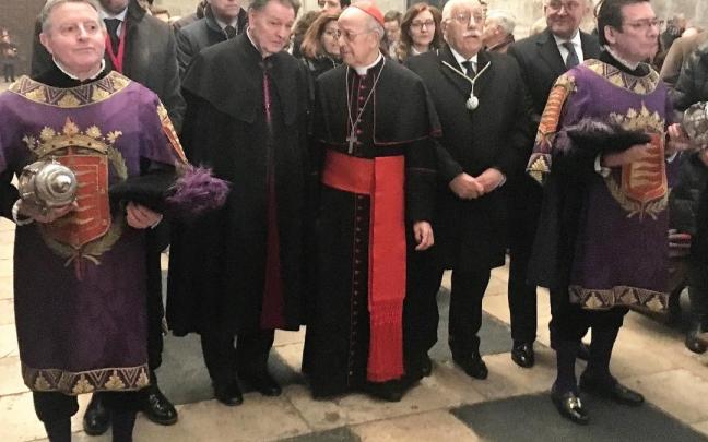 El periodista Ángel María de Pablos el día que ofreció el pregón de Semana Santa, junto al arzobispo emérito de Valladolid Ricardo Blázquez