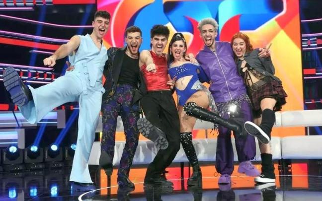 Imagen de los seis finalistas de ‘Operación Triunfo 2023’, con el getxotarra Martín Urrutia, tercero por la izquierda. / PRIME VIDEO Imagen de los seis finalistas de ‘Operación Triunfo 2023’, con el getxotarra Martín Urrutia, tercero por la izquierda.