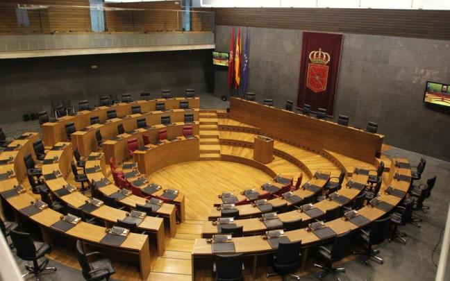 Vista del salón de plenos del Parlamento de Navarra, vacío. Vista del salón de plenos del Parlamento de Navarra, vacío.