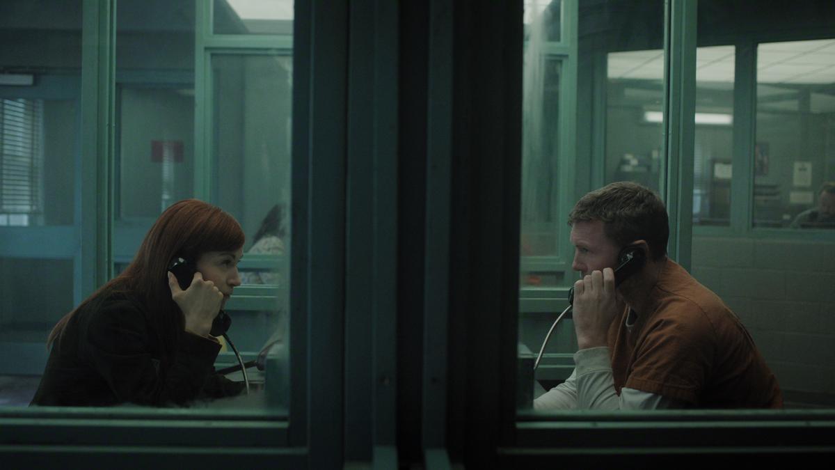 Britt Lower y Sam Worthington, en una escena de ‘Te encontraré’