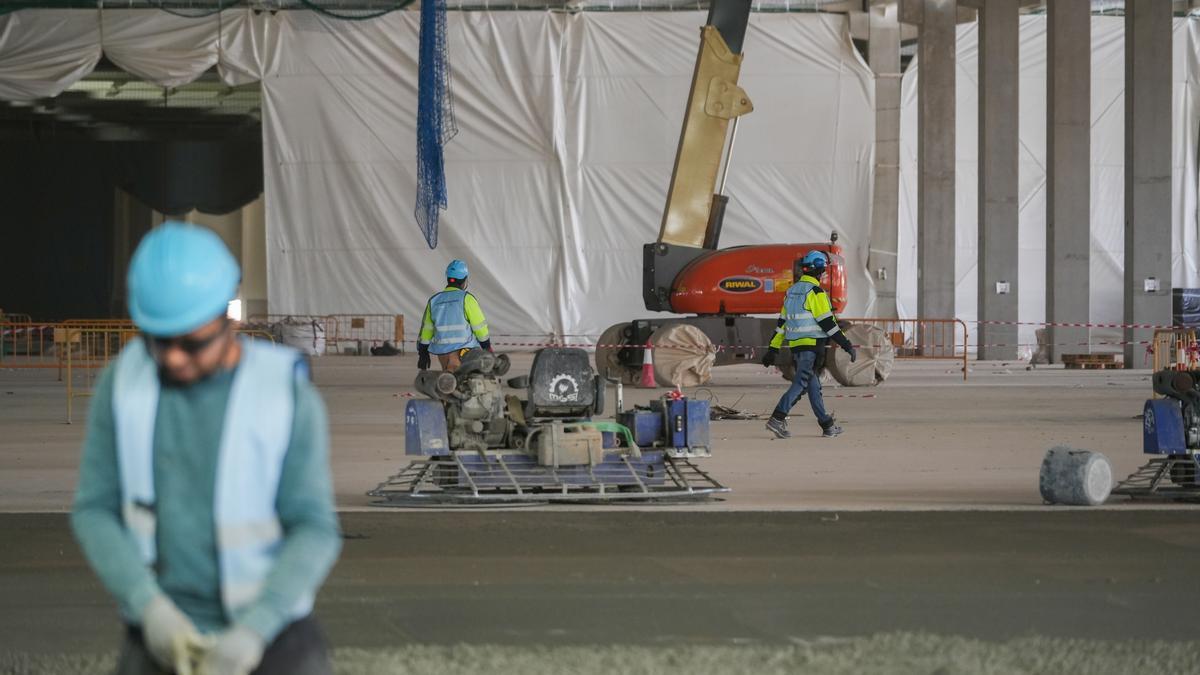 Imagen de archivo de trabajadores en una obra.