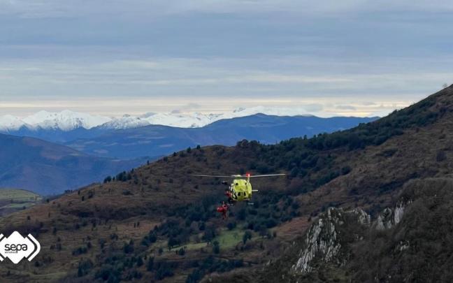 Imagen de archivo de un rescate en la zona de Morcín.