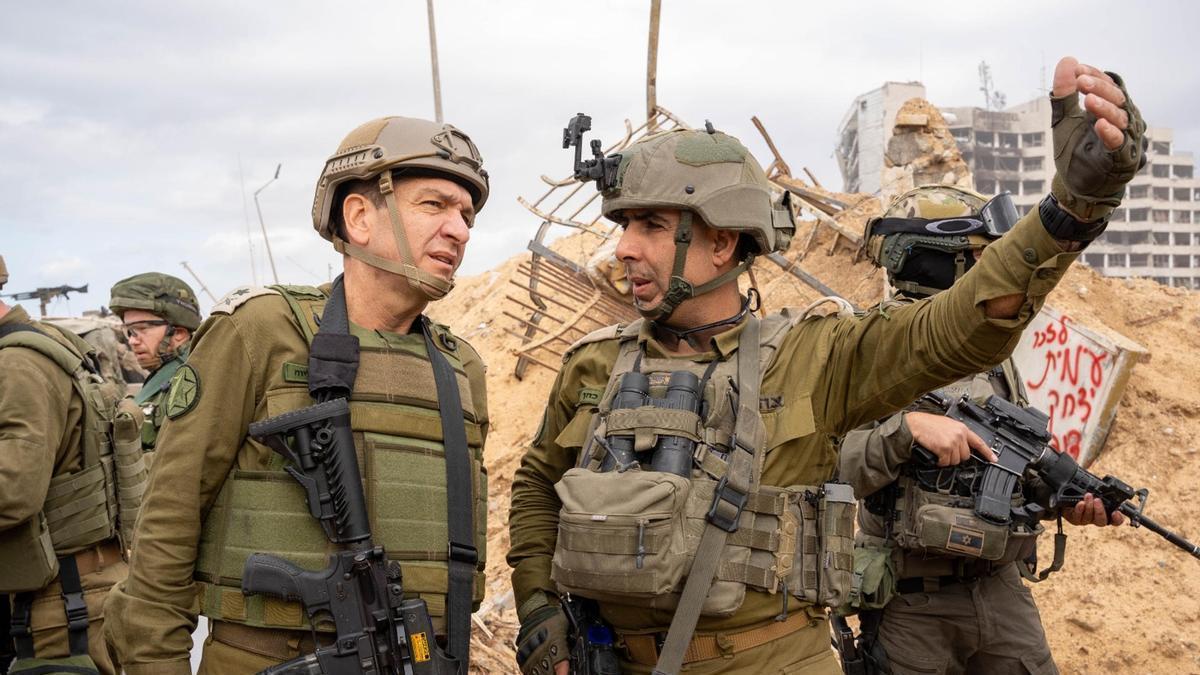 Haliva (i) en una foto de archivo distribuida por el ejército israelí.