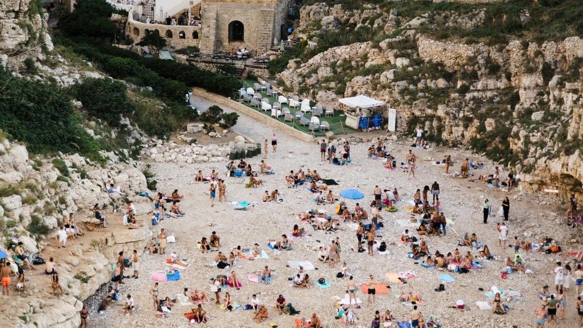 Las sorprendentes medidas de Italia que podrían llegar a las playas: sin sombrillas ni toallas y con reserva