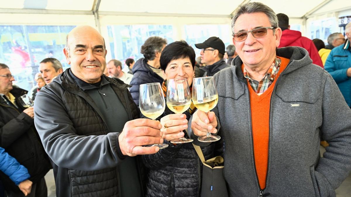 Getariarras brindan con txakoli en el Txakoli Eguna del año pasado.