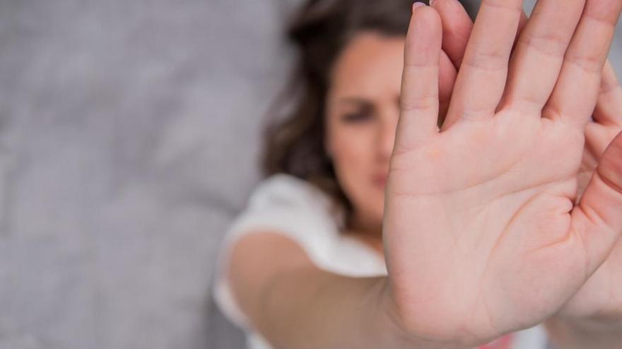 La mujer ha resultado herida leve