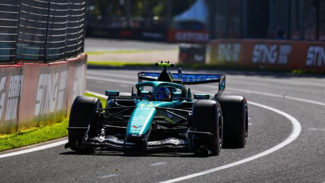 Fernando Alonso pilota el Aston Martin en el contexto del GranPremio de Australia, que dará comienzo a la temporada 2026.