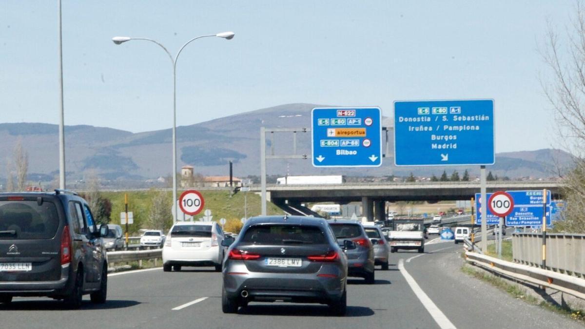 Una imagen de archivo de carreteras en Euskadi