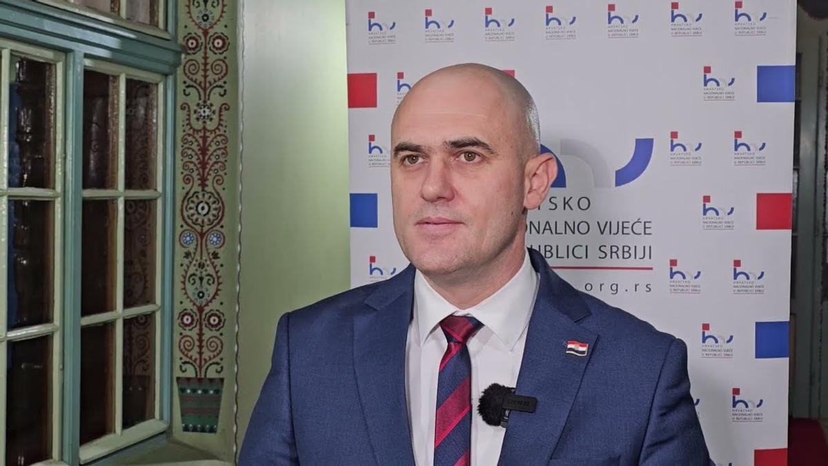 El viceprimer ministro y ministro de Agricultura de Croacia, Josip Dabro