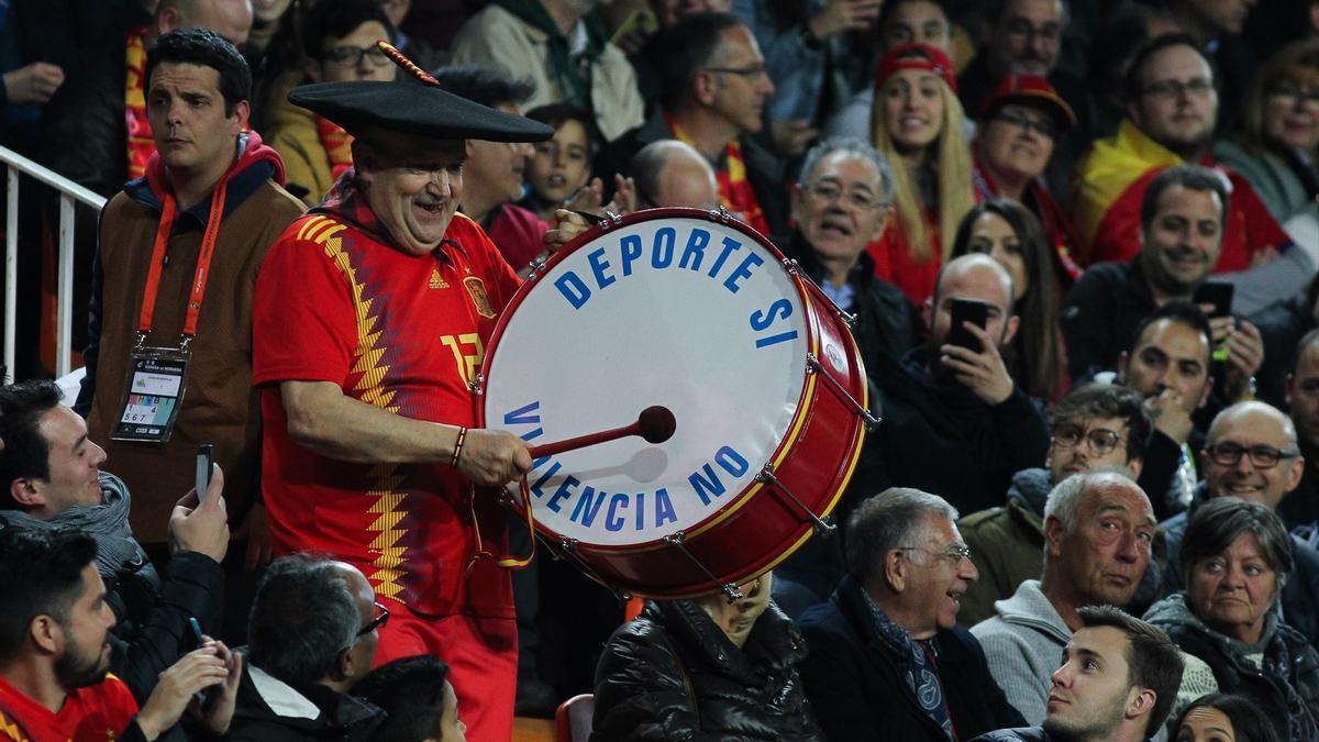 Muere Manolo 'el del bombo' a los 76 años.