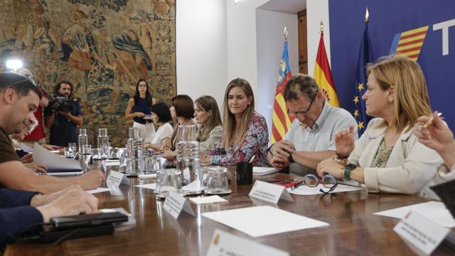 Imagen de la reunión de la ministra Aagesen con asociaciones de víctimas de la dana / Manuel Bruque Imagen de la reunión de la ministra Aagesen con asociaciones de víctimas de la dana