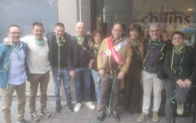 Miguel Bilbao, celebrando su jubilación con familiares y amigos