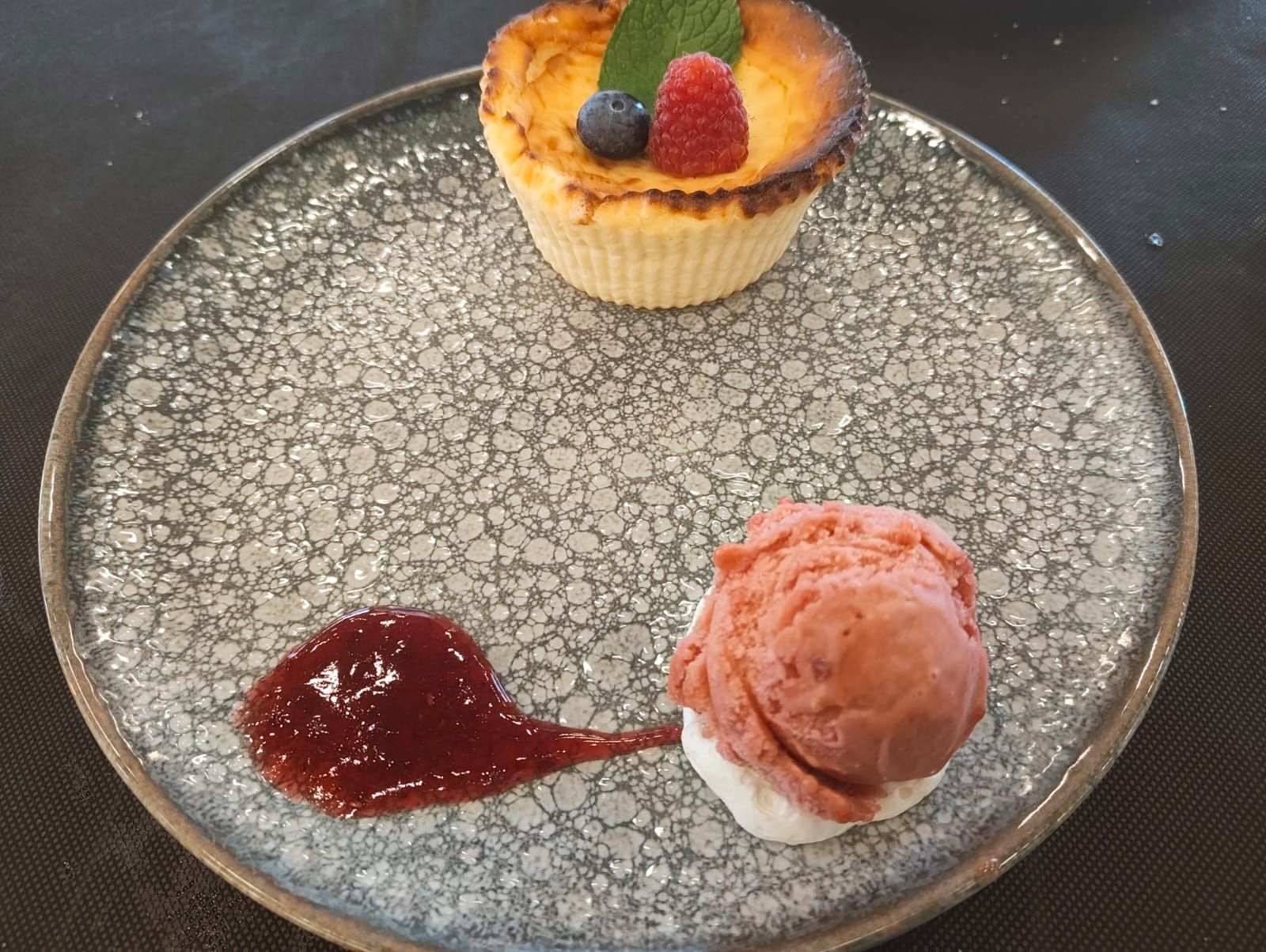 Uno de sus diferentes postres.