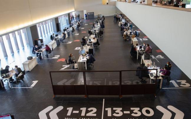 Los contribuyentes acudieron el año pasado a Baluarte, espacio habilitado para la declaración del IRPF debido a la pandemia. Los contribuyentes acudieron el año pasado a Baluarte, espacio habilitado para la declaración del IRPF debido a la pandemia.