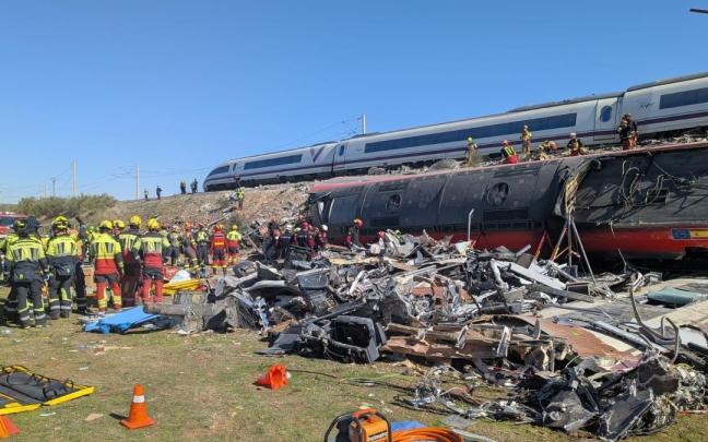 Miembros del GREIM continúan desplegados en la zona del accidente entre el AVE y el IRYO en Urda (Toledo)