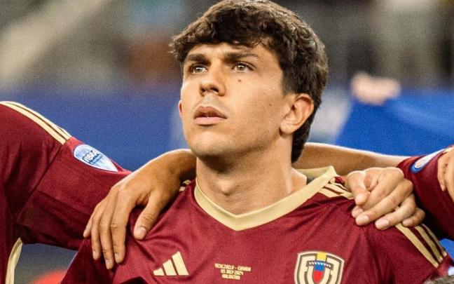 Jon Mikel Aramburu, antes de un partido con Venezuela