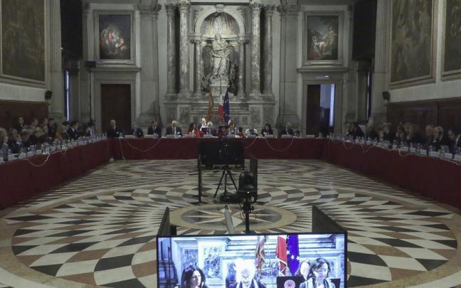 Reunión de la Comisión de Venecia. / EFE Reunión de la Comisión de Venecia.