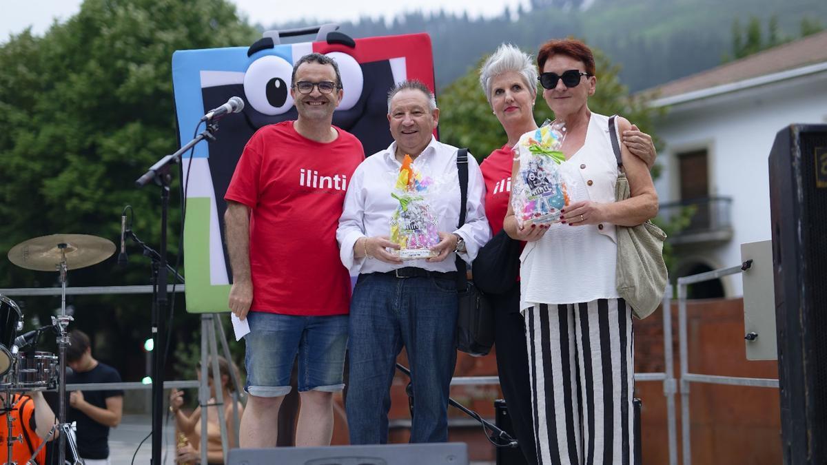 Larraza y Paternain, durante el homenaje.