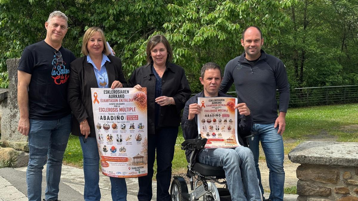 Presentación de la jornada solidaria por la esclerosis múltiple en Abadiño.