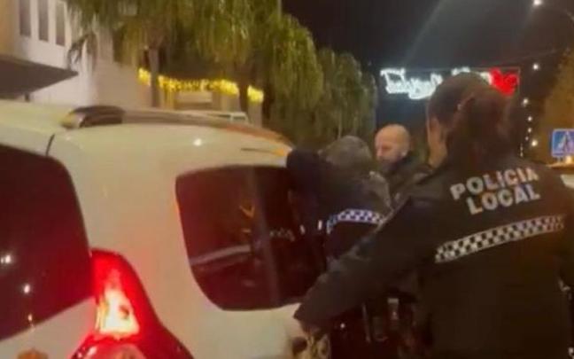 El momento de la detención del hombre.