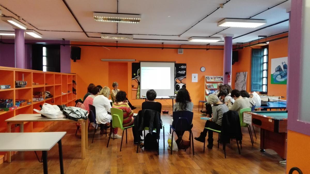 Jabetze Eskola emakumeak ahalduntzeko