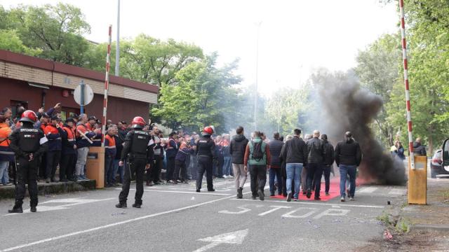 Tensa asamblea de la plantilla de Tubos Reunidos en Amurrio