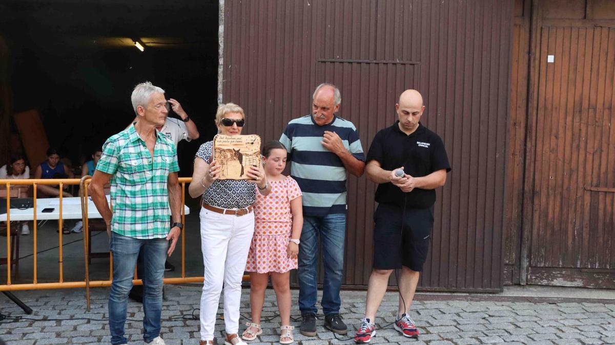 Astelehenean omenaldia egin zioten orain gutxi hil den Mariano Uzkuduni