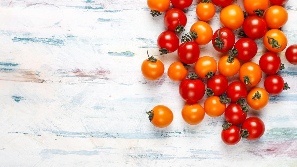 Los tomates cherry aportan beneficios a la salud visual.