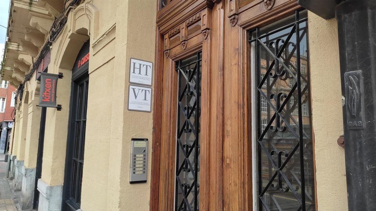 Alojamientos turísticos en un edificio residencial en Bilbao.