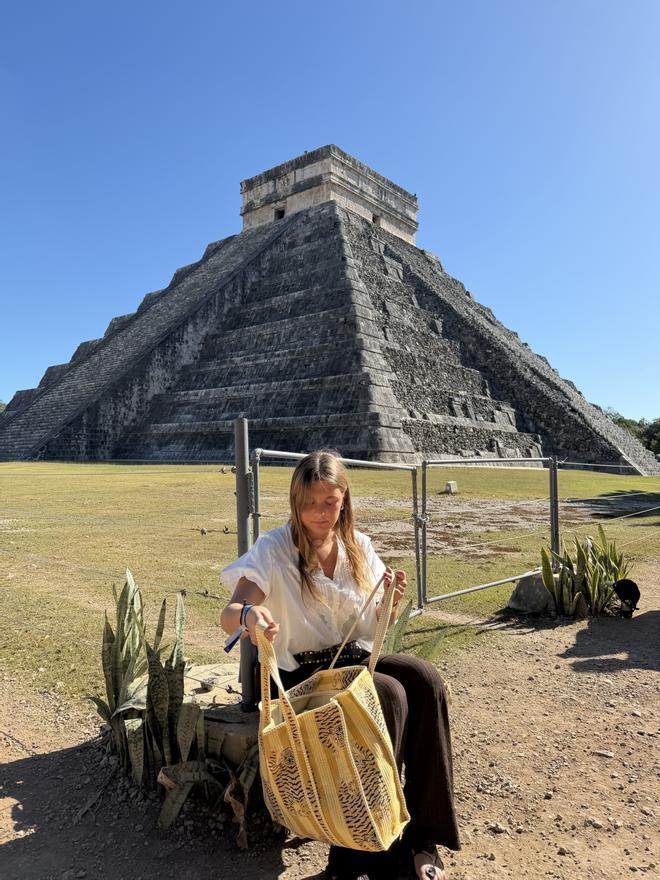 Compagina la gestión de la firma con sus estudios.