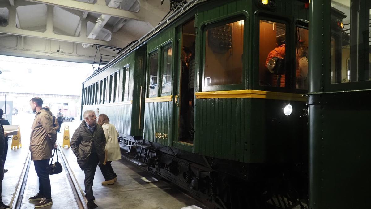 La unidad automotora M6 presenta un aspecto espectacular tras la restauración estética de la que ha sido objeto.