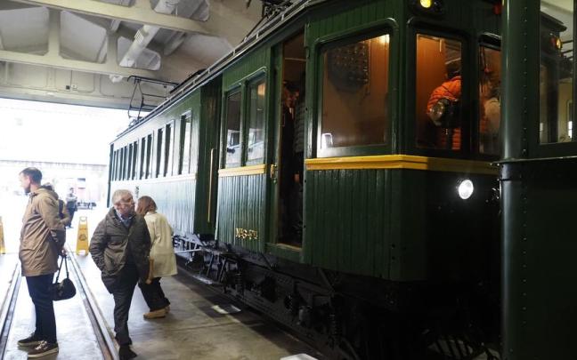 La unidad automotora M6 presenta un aspecto espectacular tras la restauración estética de la que ha sido objeto.