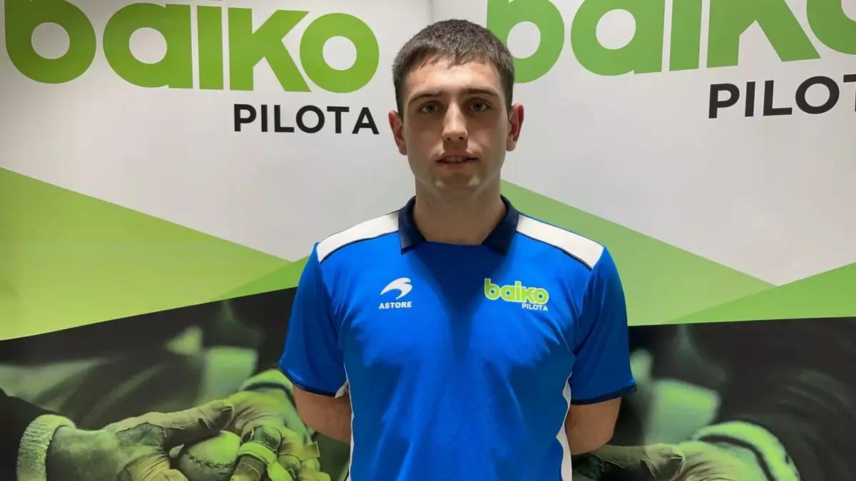 Beñat Senar, en la presentación con Baiko.