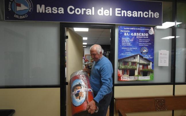 El director técnico de la Masa Coral del Ensanche, Toño Rodríguez.