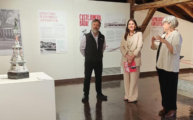 La diputada Leixuri Arrizabalaga en la inauguración de la muestra / Euskal Herria museoa La diputada Leixuri Arrizabalaga en la inauguración de la muestra