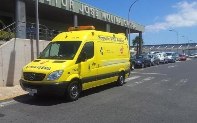 El joven fue trasladado en estado grave al hospital José Molina Orosa de Lanzarote. El joven fue trasladado en estado grave al hospital José Molina Orosa de Lanzarote.