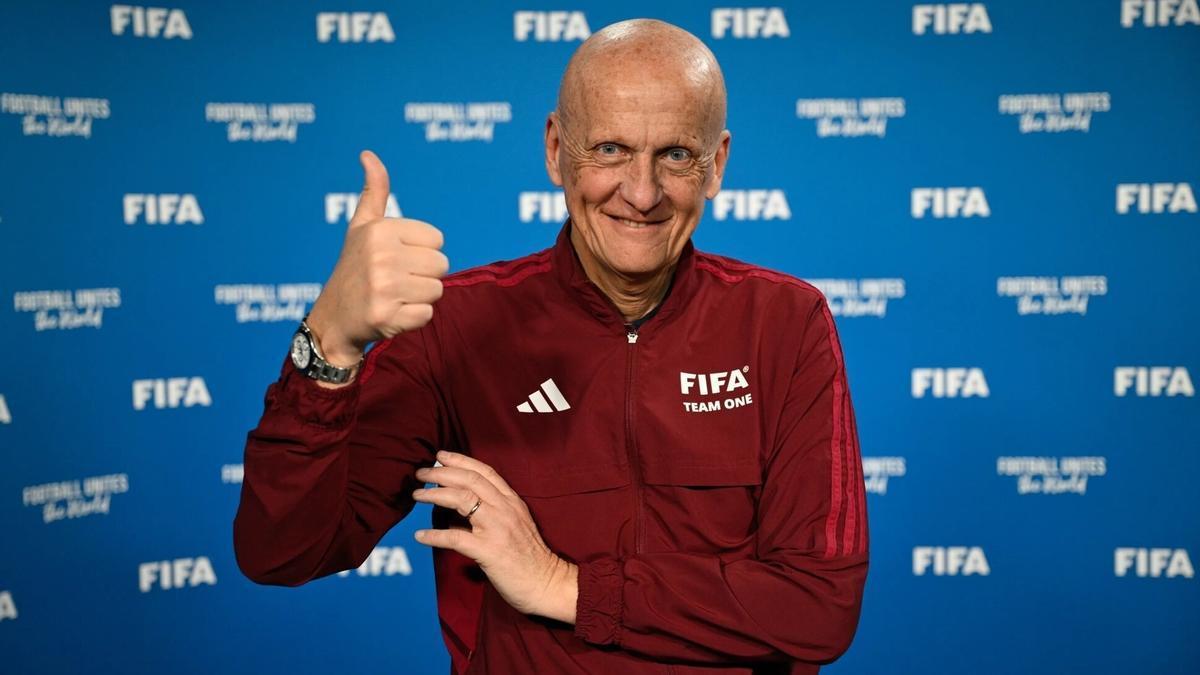 El excolegiado italiano Pierluigi Collina, presidente de la Comision de Árbitros de la FIFA.