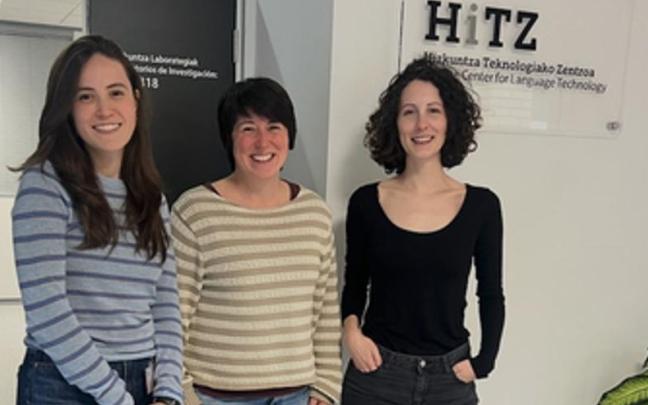 De izquierda a derecha, Amaia Murillo, Olatz Perez de Viñaspre y Naiara Perez, autoras del trabajo