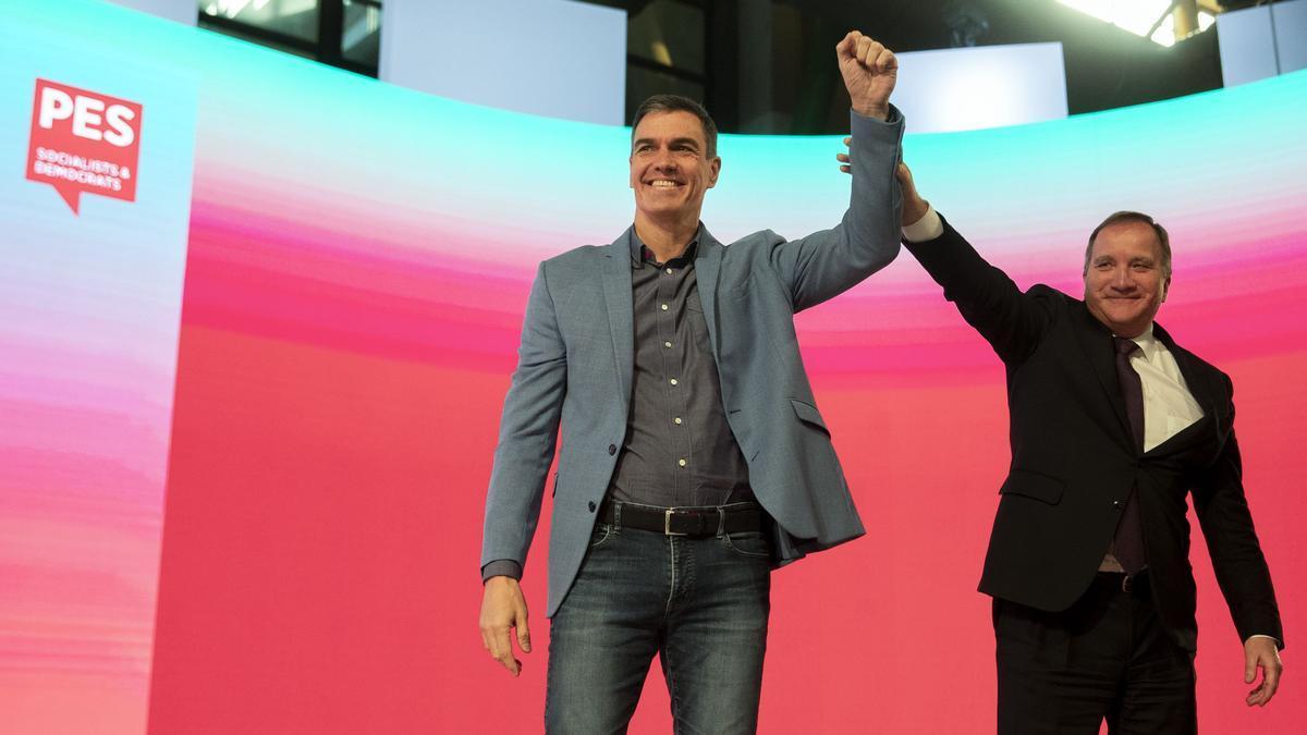 Pedro Sánchez con el presidente de los socialistas europeos, Stefan Löfven.