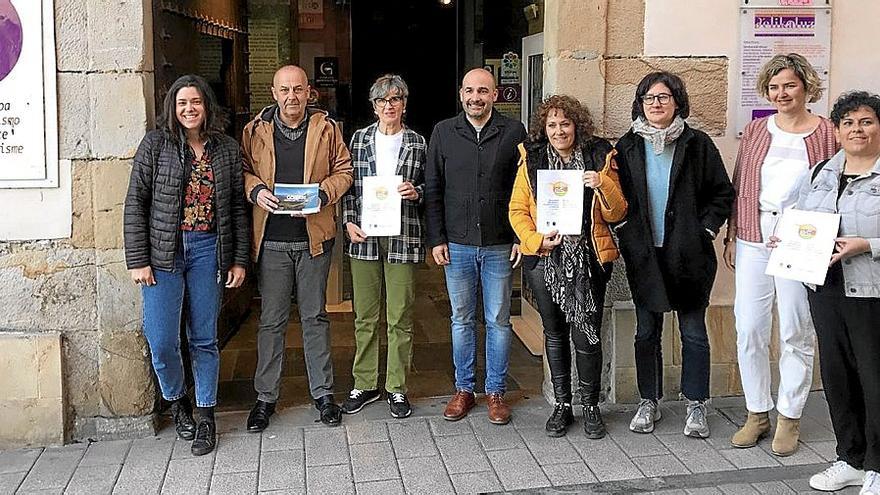 Presentación de las tres rutas para grupos de turistas. | FOTO: GOITUR