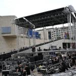 El escenario de Abandoibarra no llegó a tiempo para celebrar el concierto del 16 de agosto. Oskar Gonzalez