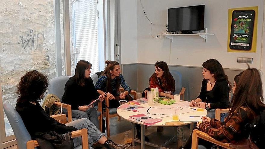 Algunas de las participantes de la jornada durante las actividades de la mañana.