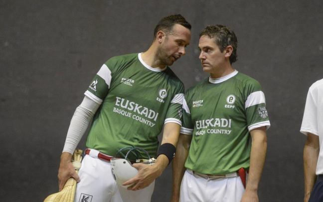 En imágenes: Aritz Erkiaga e Imanol López inician con victoria la Liga de Naciones. / MIGUEL ACERA En imágenes: Aritz Erkiaga e Imanol López inician con victoria la Liga de Naciones.