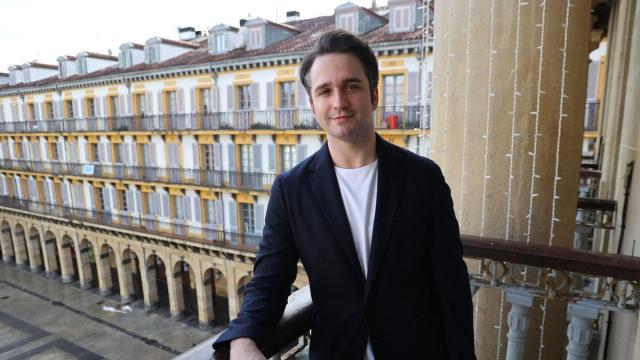 Xabier Anduaga durante la presentación de los actos de la Tamborrada.	]