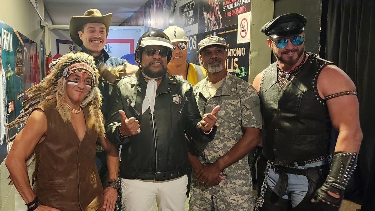 Los Village People en la fotografía compartida por el grupo junto al anuncio de su participación en los actos de inauguración del mandato de Trump.