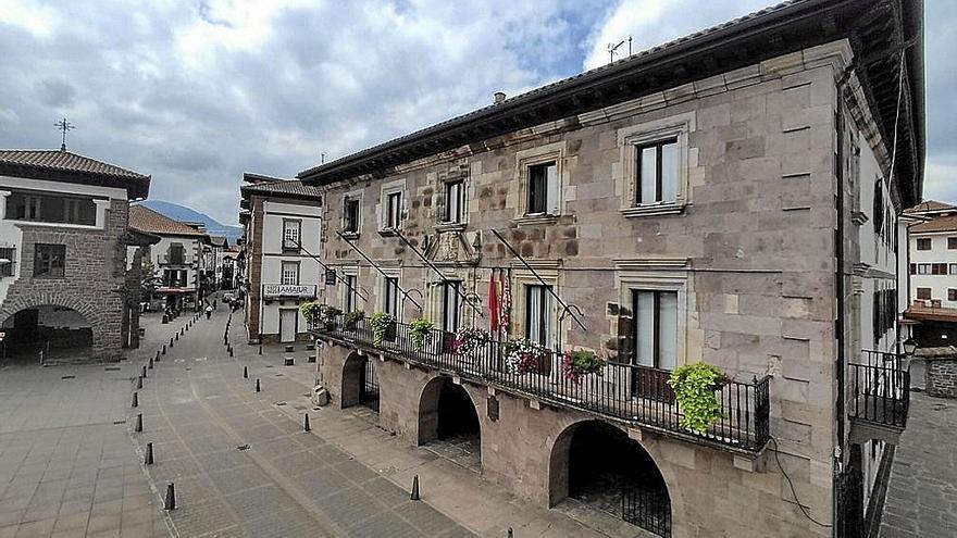 Vista del Ayuntamiento de Baztan.