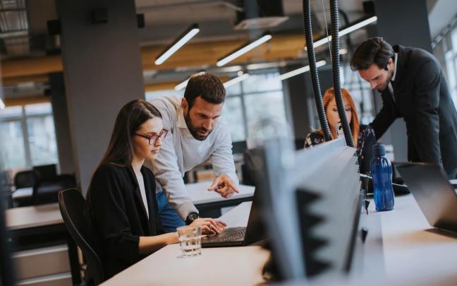 En el cuarto trimestre de 2024, los días cotizados por trabajadores con contrato indefinido se situaban en el 87,7 %, frente al 12,3 % de trabajadores con contratos temporales.